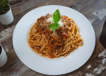 spaghetti on white ceramic plate