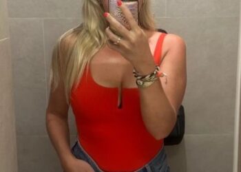 Monique Smit is lekker op vakantie en maakt een mooie foto