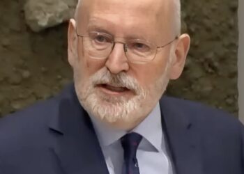 Frans Timmermans richt zich met een dringende boodschap tot iedereen in Nederland.