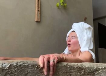 Nederlands model Sanne laat per ongeluk tikje te veel zien