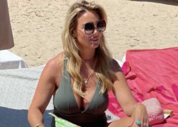 Vrijgezelle Monique Westenberg reageert met geweldige foto’s