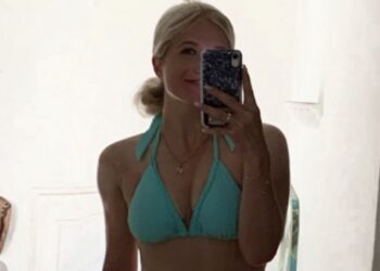 Britt Dekker verbluft volgers met strakke foto’s