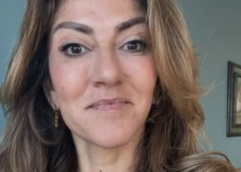 Dilan Yesilgöz deelt sportselfie in strak topje