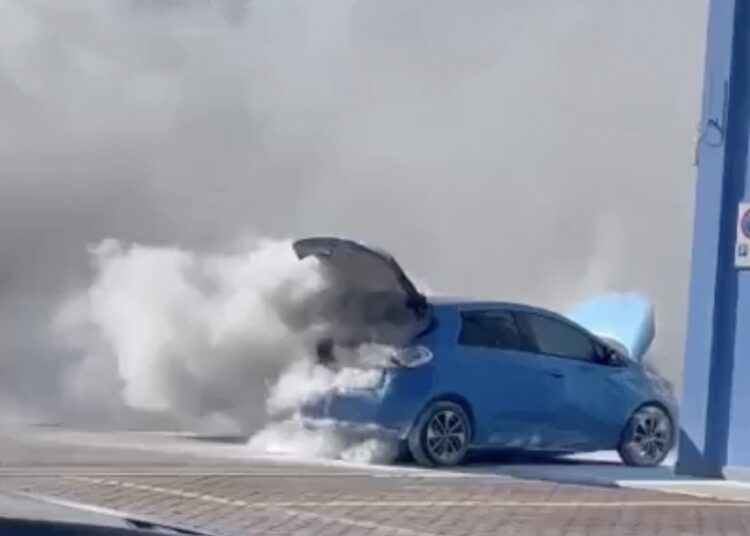 Parkeerplek verandert in vuurbal