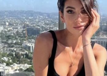 Anna Nooshin dropt bikini uit LA en half Nederland is wakker