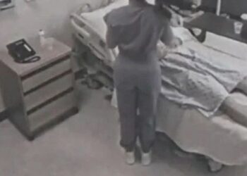 Dankzij deze speciale behandeling van de verpleegster is hij vast snel weer hersteld..