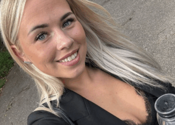 ILSE KAPPERT LEGT HET PLAFTELAND PLAATJE NEER WAAROP IEDEREEN ZICH VERSLIKT