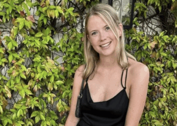 Noa Vahle verrast fans met gewaagde vakantiekiekjes in badpak.