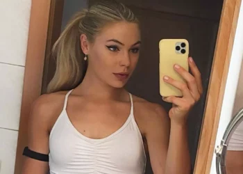 Jutta Leerdam laat lijf zien na flinke inspanning