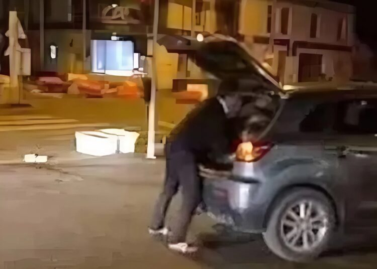 Vader grijpt in bij zoon tijdens chaos