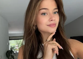 Stefania Liberakakis deelt piekfijne foto en laat kijker Expeditie Robinson smullen