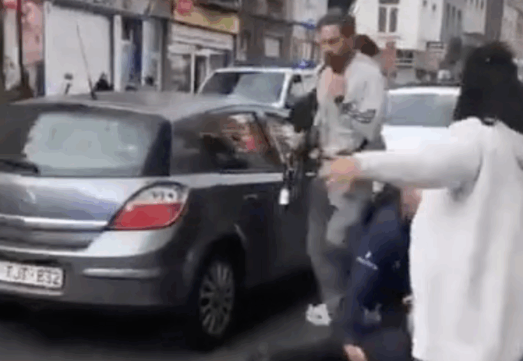 Ondertussen in Molenbeek tijdens een verkeerscontrole
