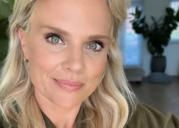 Eveline Stallaart doet openhartige bekentenis bij Ruud de Wild: “Ik was wel iets stouter dan mijn ouders dachten…”