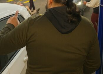 Ondertussen bij een parkeergarage in Rotterdam waar dit blijkbaar kan