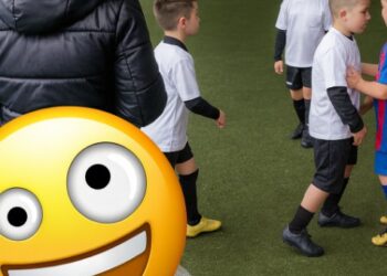 Ondertussen bij de voetbalwedstrijd van je zoon waar je een beetje afgeleid bent