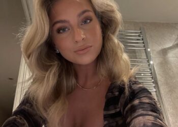 Ajax-doelman Jay Gorter scoort eindelijk, maar dit keer buiten het veld