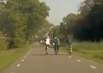 Fietser van de weg trappen als wielrenner? Dan ben je gewoon een gevaarlijke gek