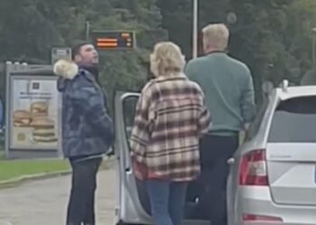 Man heeft engelengeduld tijdens Nederlandse road rage waarin hij zelfs wordt bespuugd