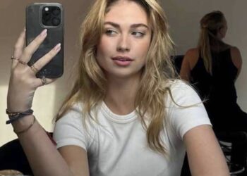 Roxy Dekker laat AFAS Live ontploffen en dropt daarna een kleedkamerfoto die iedereen ziet