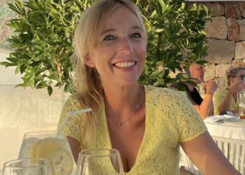 Radio 538’s Florentien van der Meulen trekt een gewaagd kerstpakketje aan en dat vinden wij wel leuk