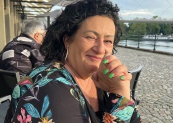 FOTO’S: Caroline van der Plas was vroeger woest aantrekkelijk en sommige mannen slikken nu even twee keer