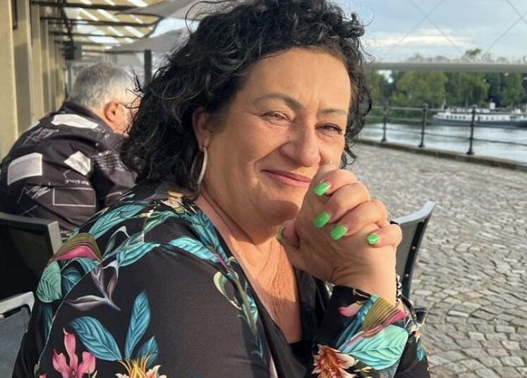 FOTO’S: Caroline van der Plas was vroeger woest aantrekkelijk en sommige mannen slikken nu even twee keer