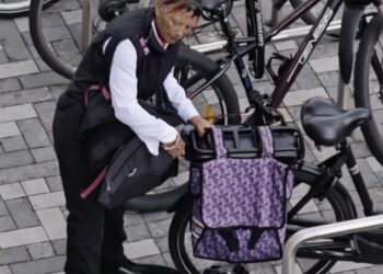 Fietsendief denkt rustig zijn slag te slaan