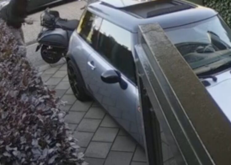 Brutale scooterpoging in rustige straat gaat compleet mis