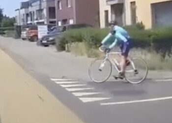 Amateurwielrenner snapt het concept haaientanden totaal niet