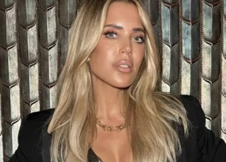 Sylvie Meis schaamt zich nergens voor en laat iedereen onder haar jurkje kijken