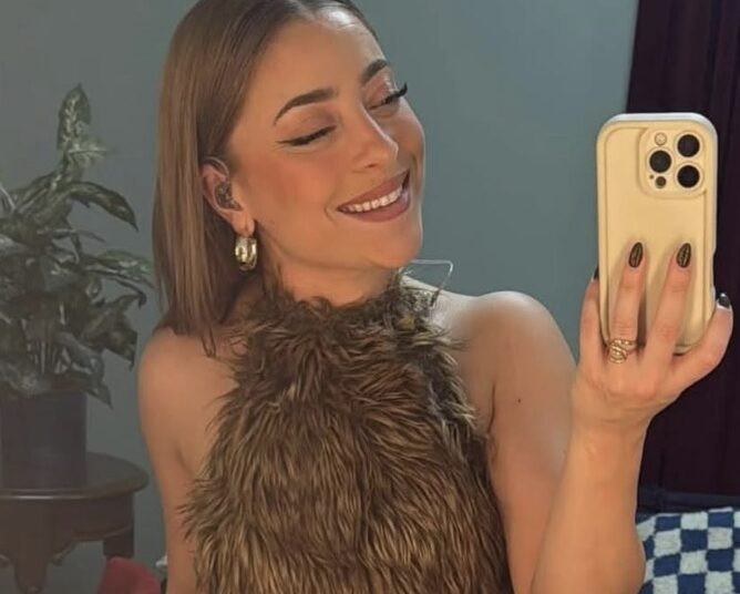 Beelden: Amy van OG3NE danst in veel te kort rokje en publiek gaat er retegoed op
