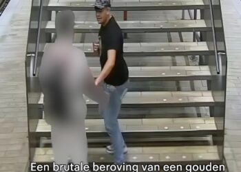 Man in metrostation wordt beroofd van gouden ketting op Amstelveen metrostation