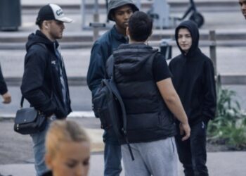 VIDEO: Jongeman ingesloten bij station Vilvoorde en beelden gaan snel rond op internet