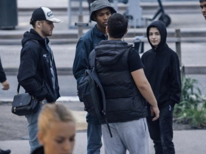 VIDEO: Jongeman ingesloten bij station Vilvoorde en beelden gaan snel rond op internet