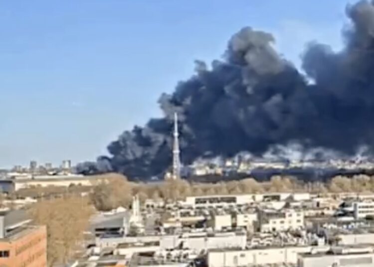 VIDEO: Gigantische brand in Amsterdam