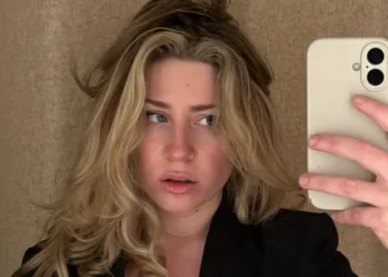 Lisa Vol zet Instagram op stelten met gewaagde bodysuit