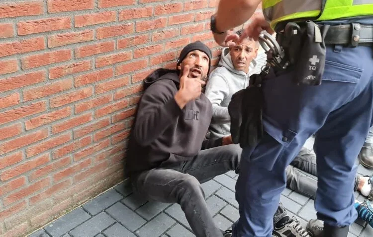 Lokale helden jagen autodieven op in Ter Apel: je verzint het niet