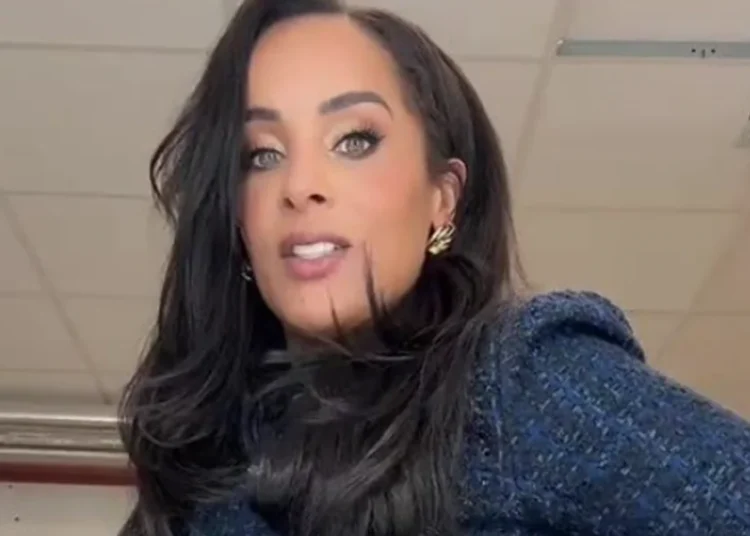 Dyantha Brooks geeft kleedkamer een TikTok-make-over: viral en gewaagd!