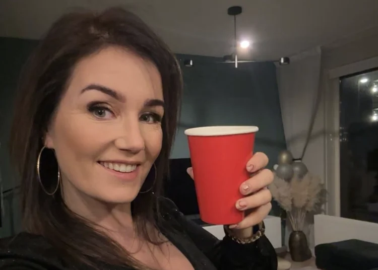 Friese schipper Iris Dijs doet TikTok exploderen met haar charme!