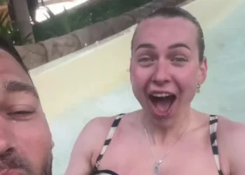 Joy Beune scheurt van glijbaan: topschaatser laat verrassend andere kant zien!