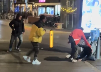 Grote bende vs. eentje in Den Haag: chaos ten top!