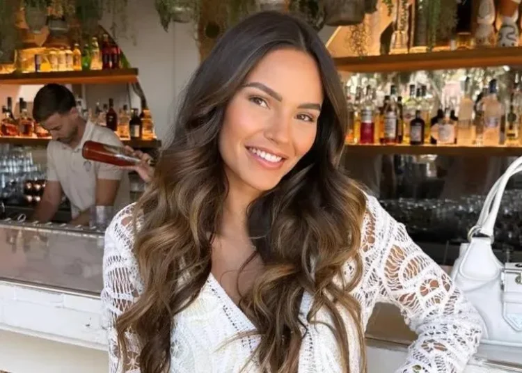 Monica Geuze zet Instagram in vuur en vlam met spraakmakende lingeriefoto’s